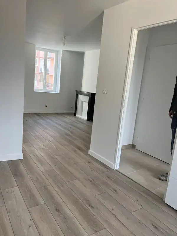 Rénovation appartement peinture et sol près de Pont-de-Vaux